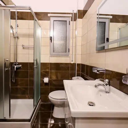 Ej Beachfront Luxury Vlorë