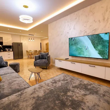 Ej Beachfront Luxury Vlorë