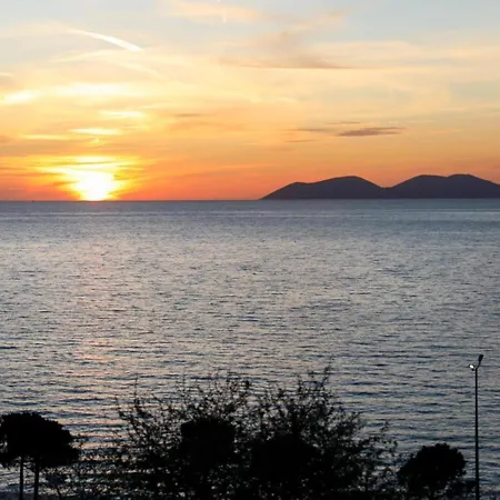 Ej Beachfront Luxury Vlorë