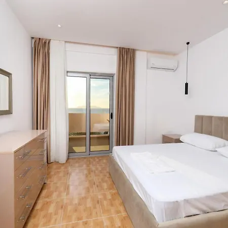 Apartment Ej Beachfront Luxury