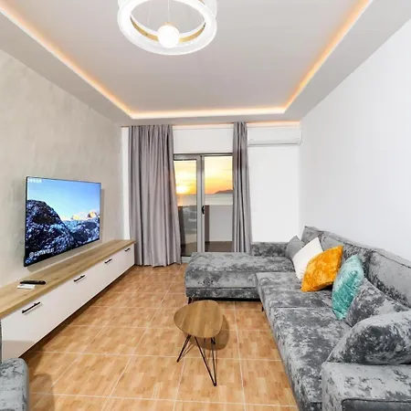 Apartment Ej Beachfront Luxury *
