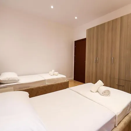Apartment Ej Beachfront Luxury Vlore