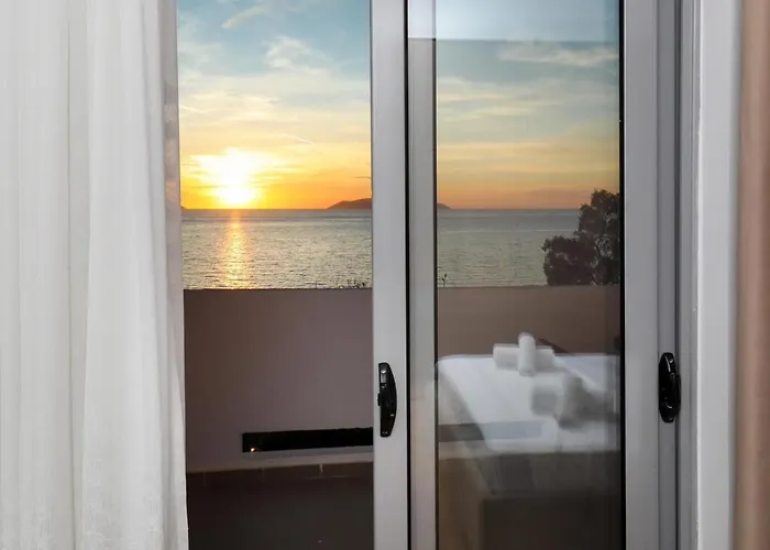 Ej Beachfront Luxury