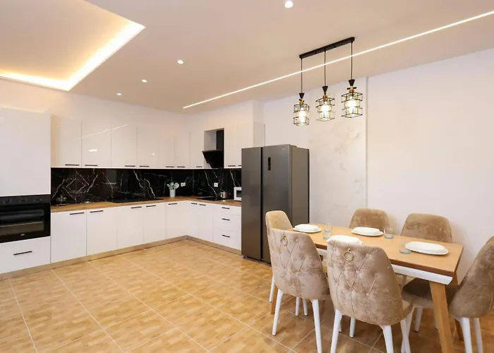 Ej Beachfront Luxury Vlorë